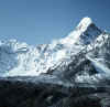Himalaya_Khumbu_AmaiDablam_1.jpg (143371 bytes)