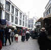 Tibet_LhasaBarkhor_4.jpg (110867 bytes)